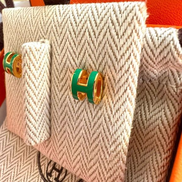 NIB HERMES 🎁GIFTABLE Mini Pop H Earring Stud Green Malachité Gold Hardware - Picture 3 of 8